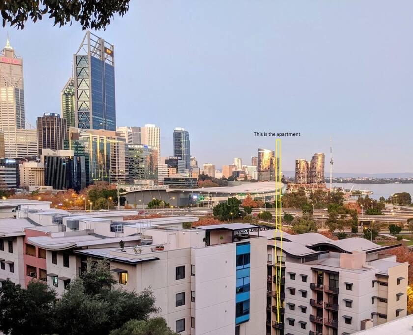 City & Lakeside With Free Parking, Pool And 10 Mins Walk Into The City بيرث المظهر الخارجي الصورة
